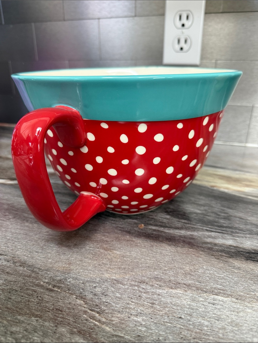 New Pioneer Woman Batter bowl - Picture 3 of 5
